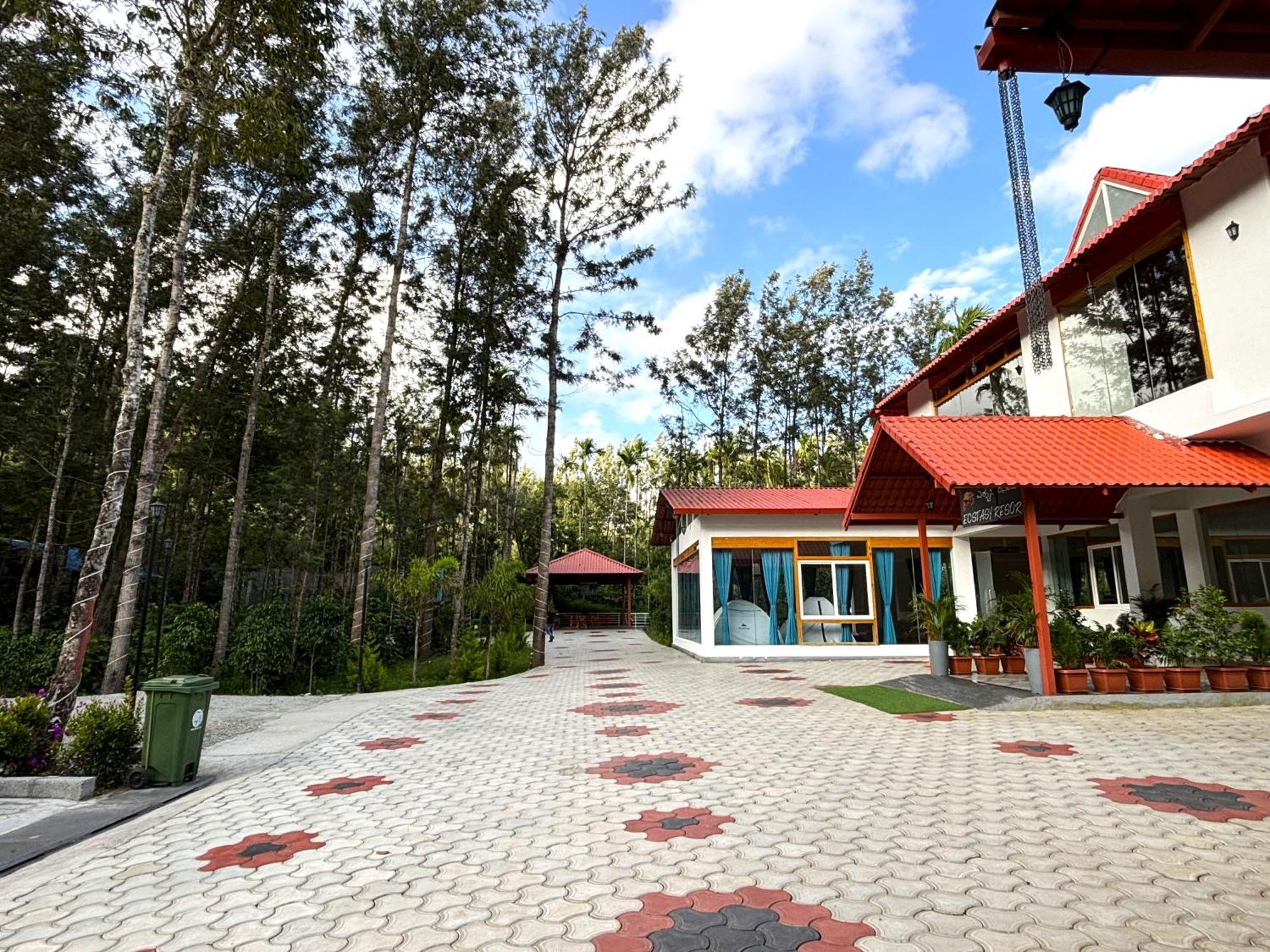 Ecstasy Tent Stay With Swimming Pool & Common Washroom Chikmagalūr Eksteriør bilde